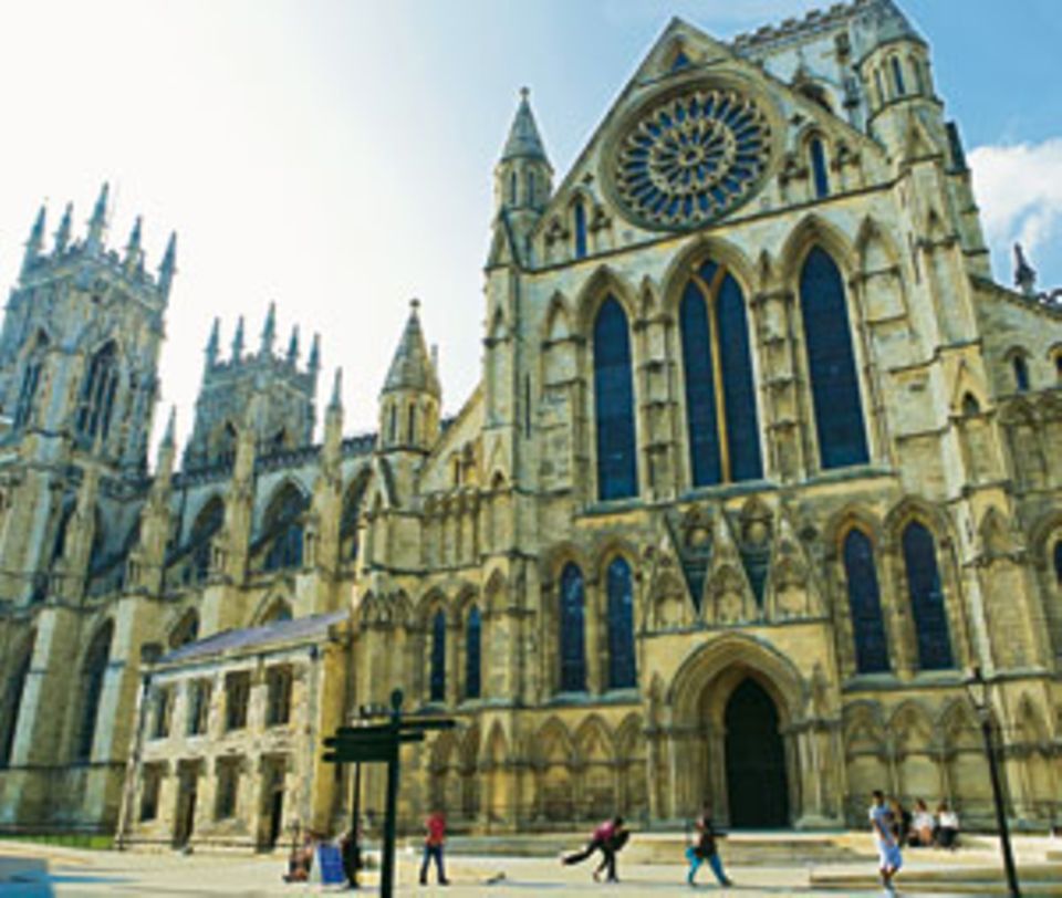 Touristenmagnet von York ist das Minster: Die gotische Kathedrale, 1472 fertiggestellt, gehört zu den größten in Europa