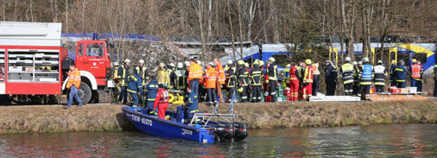 Bad Aibling Tote Und Verletzte Bei Zugungluck In Oberbayern So Konnt Ihr Helfen Brigitte De