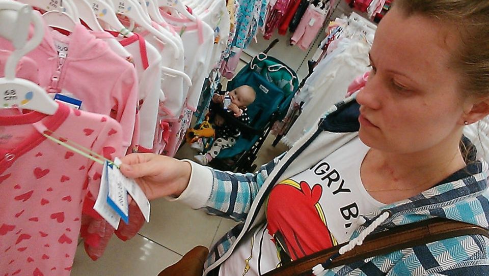 Mutter dokumentiert ihre Babypause mit dem Selfie-Stick