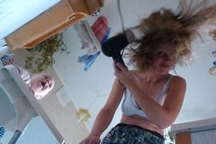 Mutter dokumentiert ihre Babypause mit dem Selfie-Stick Mutter dokumentiert ihre Babypause mit dem Selfie-Stick