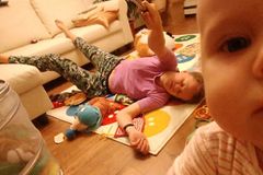 Mutter dokumentiert ihre Babypause mit dem Selfie-Stick Mutter dokumentiert ihre Babypause mit dem Selfie-Stick