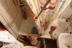 Mutter dokumentiert ihre Babypause mit dem Selfie-Stick Mutter dokumentiert ihre Babypause mit dem Selfie-Stick