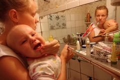Mutter dokumentiert ihre Babypause mit dem Selfie-Stick Mutter dokumentiert ihre Babypause mit dem Selfie-Stick
