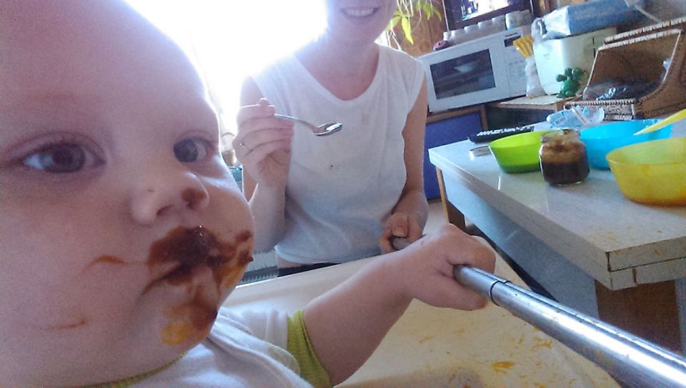 Mutter dokumentiert ihre Babypause mit dem Selfie-Stick