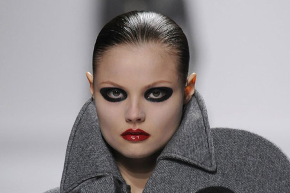 Trendfrisuren 2008/2009: die neue Strenge Trendfrisuren 2008/2009: die neue Strenge