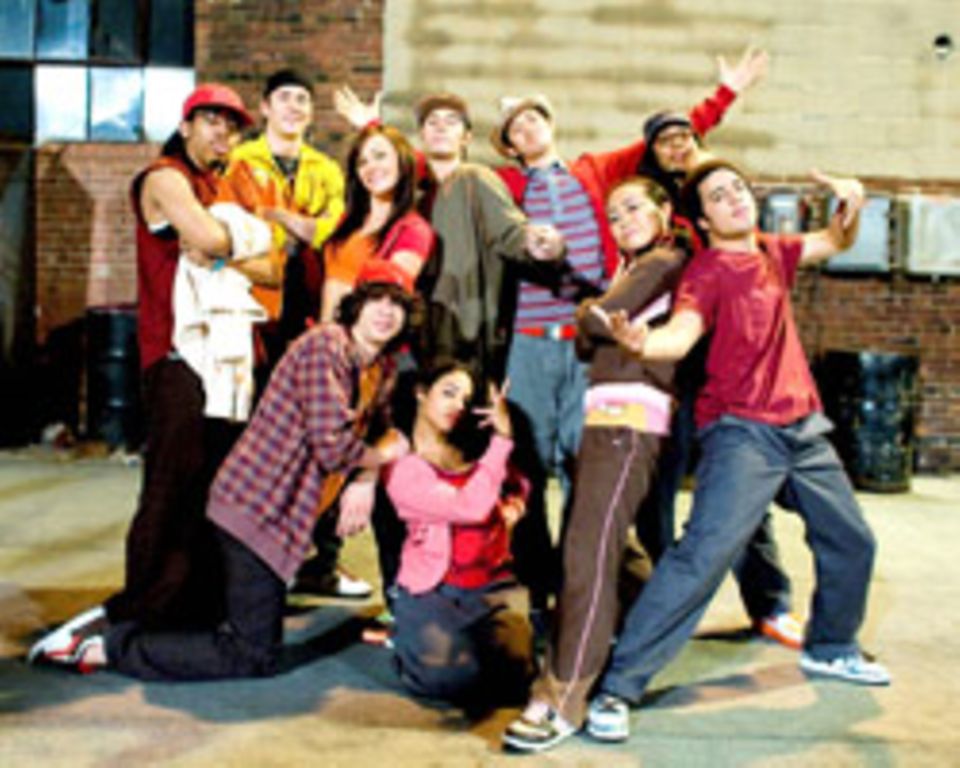 Andie (3.v.l.) und ihre neue Crew Andie (3.v.l.) und ihre neue Crew