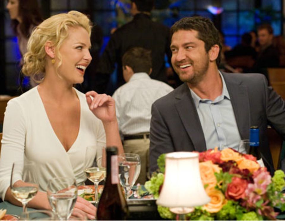 Wie lautet die nackte Wahrheit, wenn es um das Verhältnis von Männern und Frauen geht? Die erfolgreiche TV-Produzentin Abby Richter (Katherine Heigl) und ihr chauvinistischer Kollege Mike (Gerard Butler) wollen es herausfinden... Wie lautet die nackte Wahrheit, wenn es um das Verhältnis von Männern und Frauen geht? Die erfolgreiche TV-Produzentin Abby Richter (Katherine Heigl) und ihr chauvinistischer Kollege Mike (Gerard Butler) wollen es herausfinden...