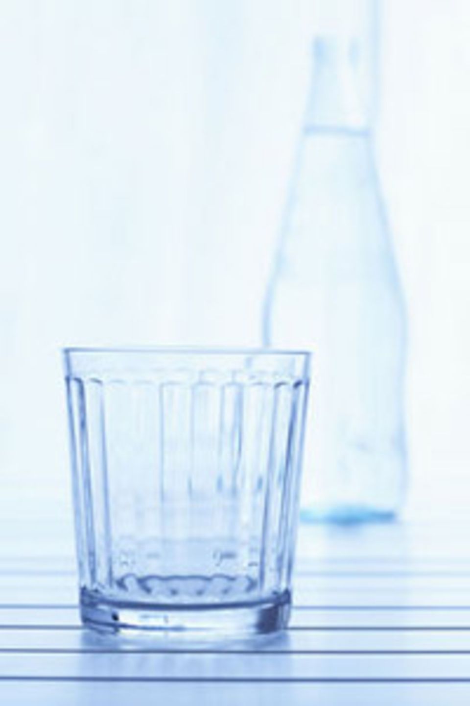 Sollte immer auf dem Tisch stehen: Ein Glas Wasser