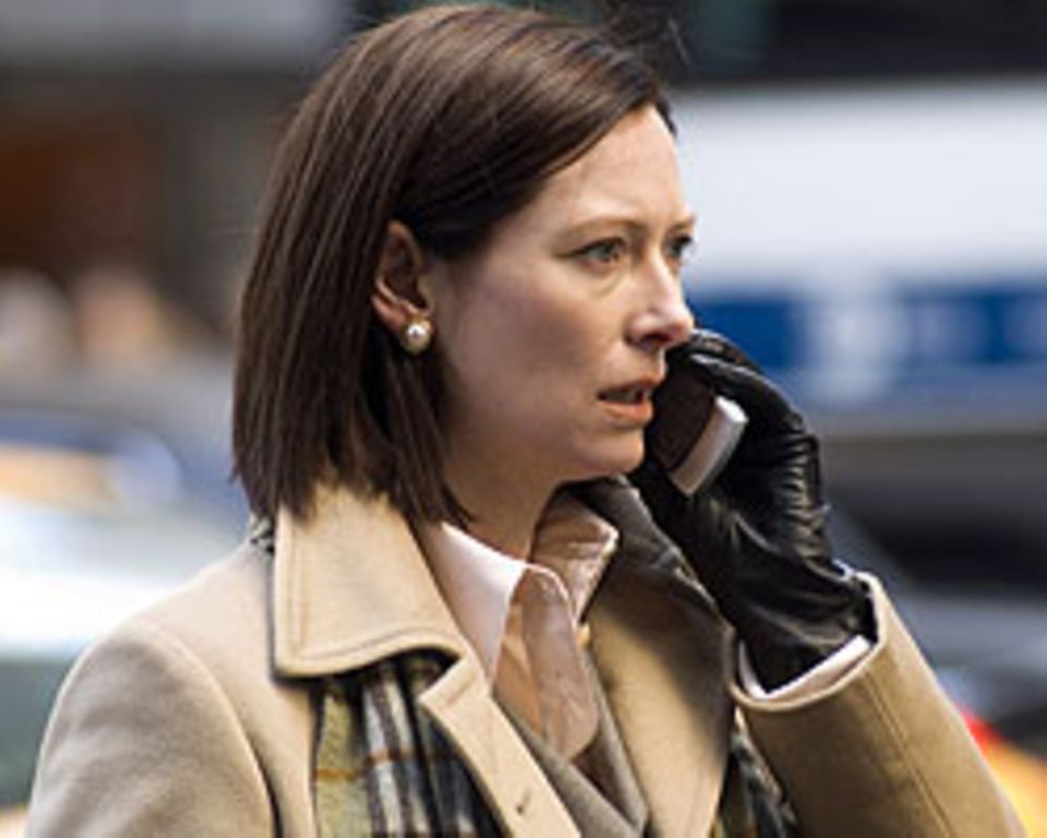 Tilda Swinton spielt die Karrierefrau Karen Crowder und bekam dafür den Oscar als beste Nebendarstellerin