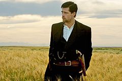 Ein innerlich zerrissener Mann: Gangster und Medienstar Jesse James (Brad Pitt) Ein innerlich zerrissener Mann: Gangster und Medienstar Jesse James (Brad Pitt)