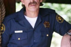 Sheriff Hanson stellt sich den drei ??? in den Weg Sheriff Hanson stellt sich den drei ??? in den Weg