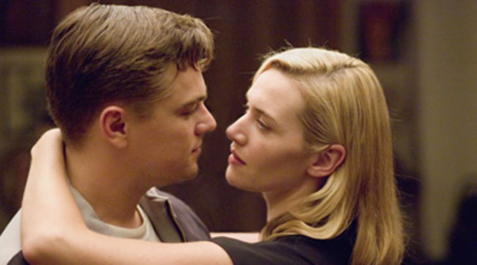 Kate Winslet und Leonardo DiCaprio als das Ehepaar Wheeler