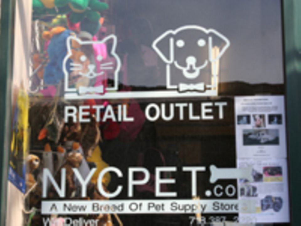 NYC Pet Retail Outlet an der Bedford Avenue NYC Pet Retail Outlet an der Bedford Avenue