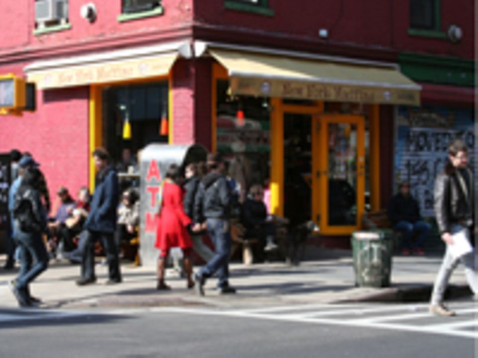 New York Muffins, Bedford Ave. Ecke N 6 St. New York Muffins, Bedford Ave. Ecke N 6 St.