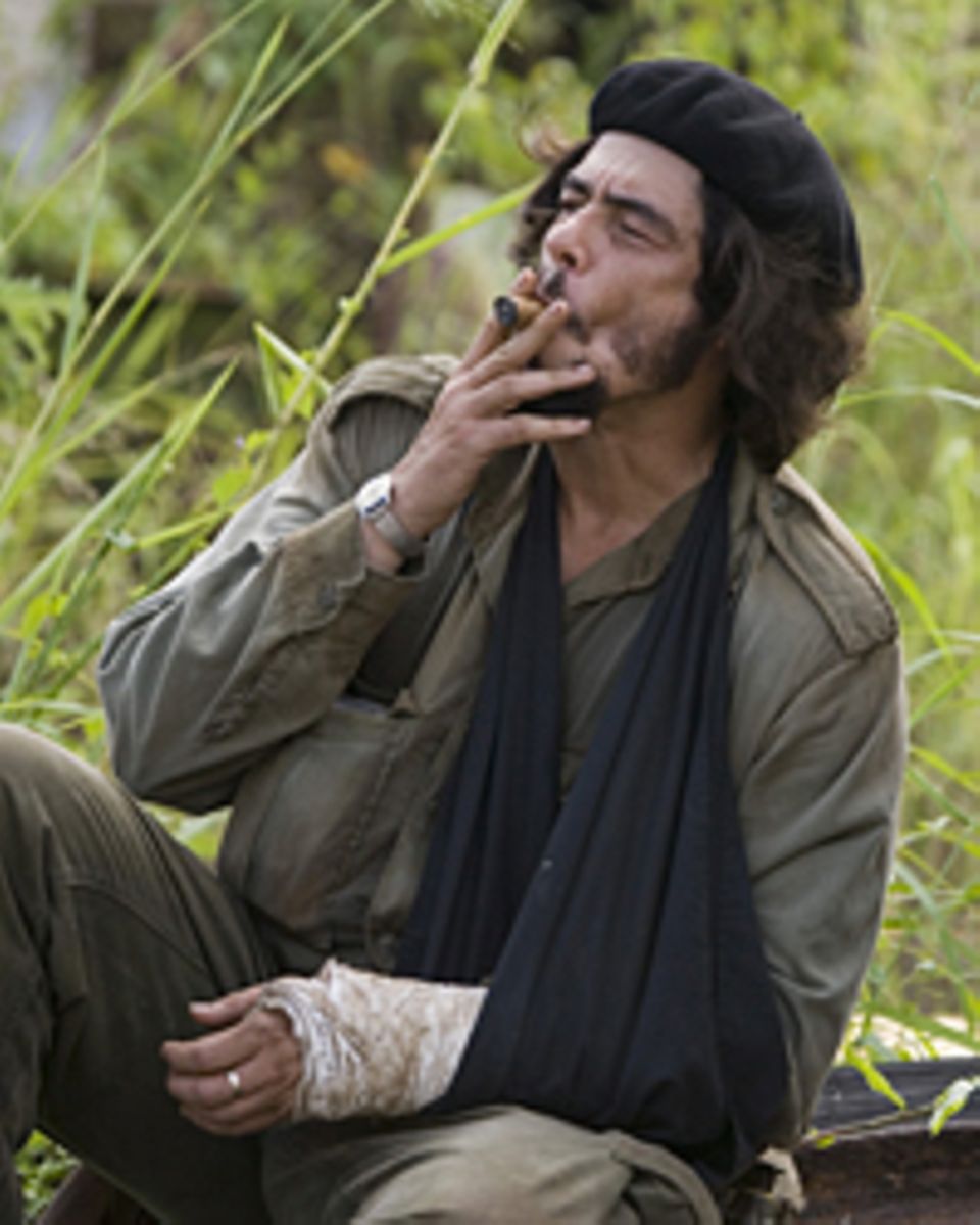 Typisch Che: Zigarre, Bart und Baskenmütze