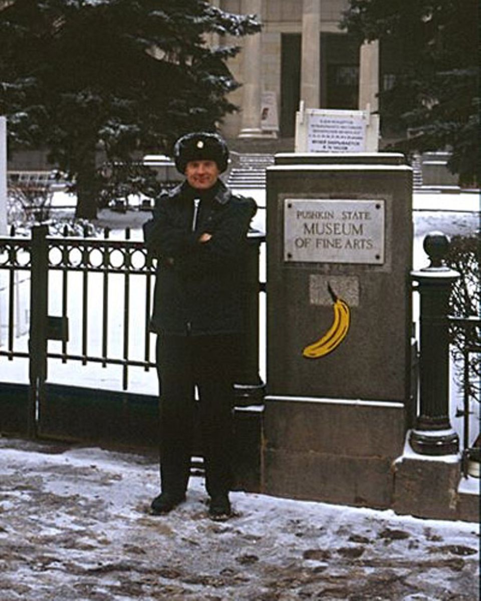 Baumgärtel vor dem Puschkin-Museum in Moskau 1996