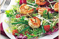 Salat mit gegrillten Garnelen - so sommerlich! Salat mit gegrillten Garnelen - so sommerlich!