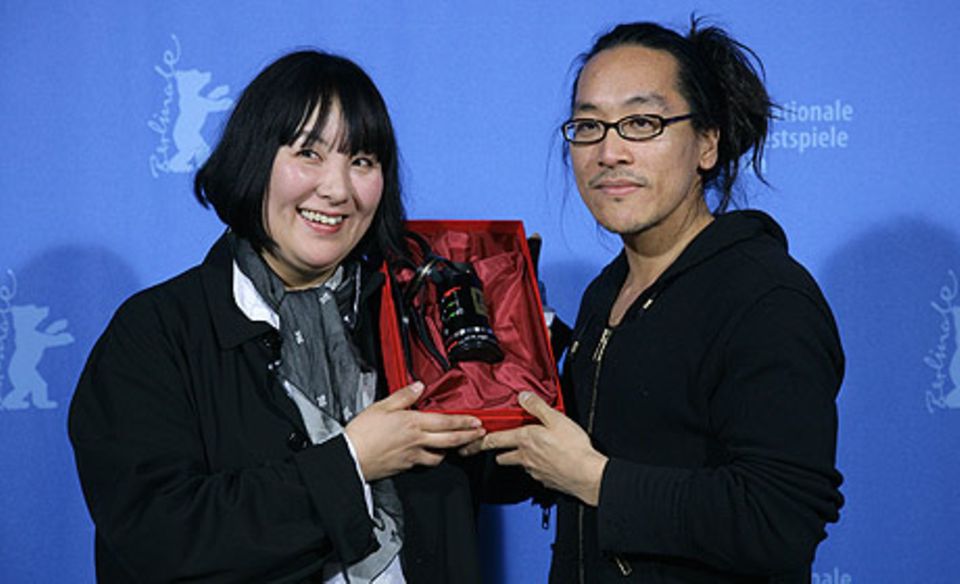 Regisseur Kumasaka Izuru mit Produzentin Keiko Araki