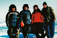 Sibirien: Mit dem Schlitten über den Baikalsee Sibirien: Mit dem Schlitten über den Baikalsee