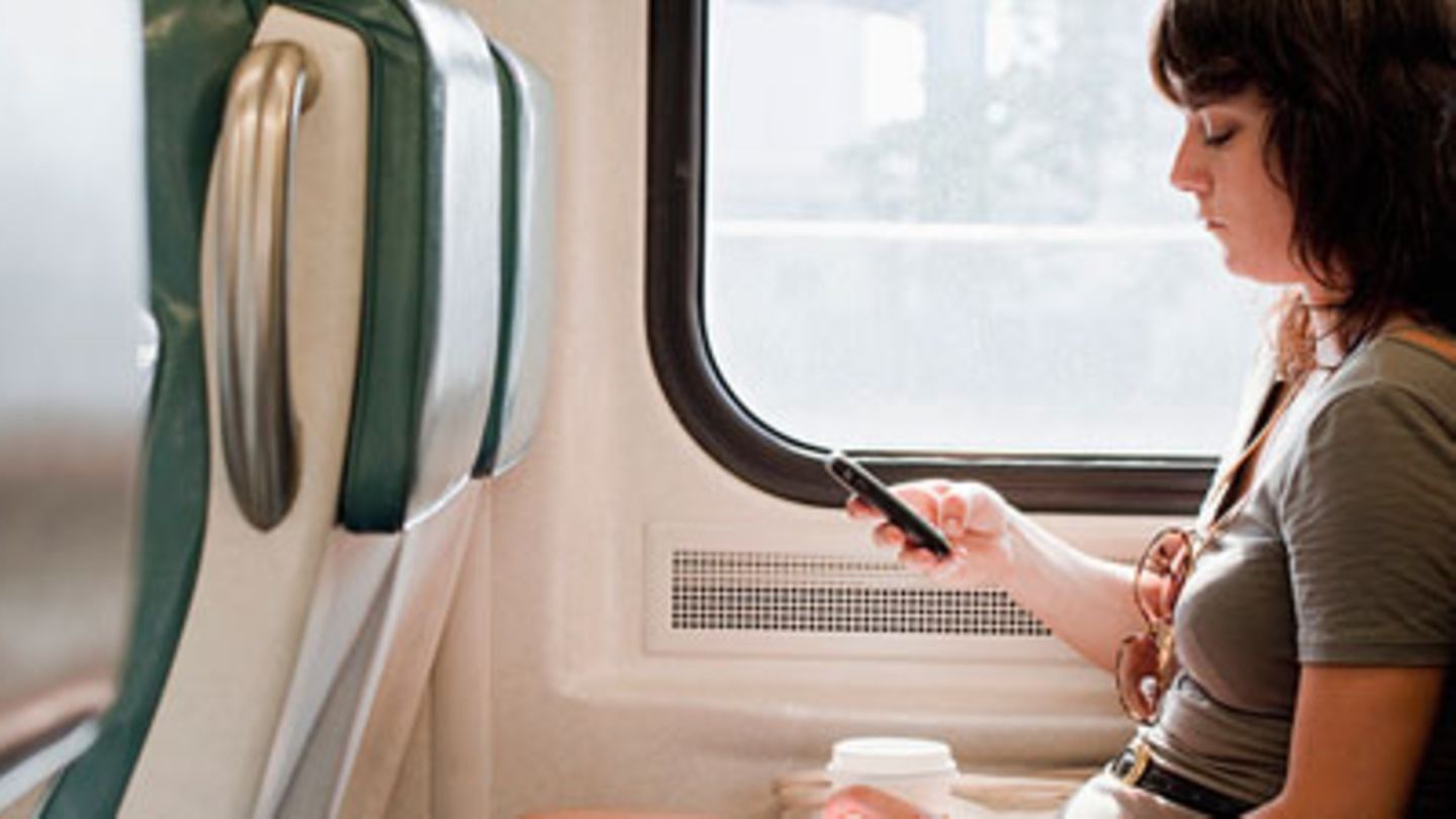 Pendler In Der Bahn Eine Bahnfahrt Die Ist Lustig Ah Nein Brigitte De