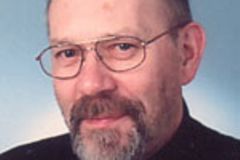 Dr. Hermann Kruse Dr. Hermann Kruse
