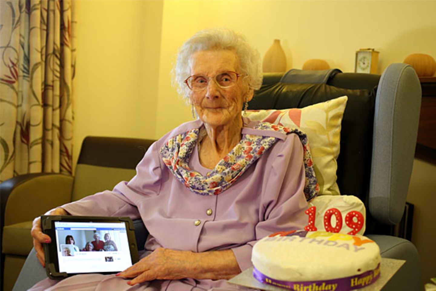 Happy 109.: Die älteste Facebook-Userin hat Geburtstag
