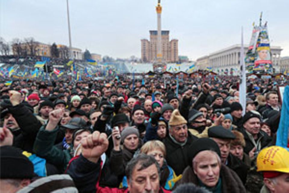 "Es gibt kein Zurück!" - Die Schriftstellerin Katja Petrowskaja über die Gewalt in der Ukraine
