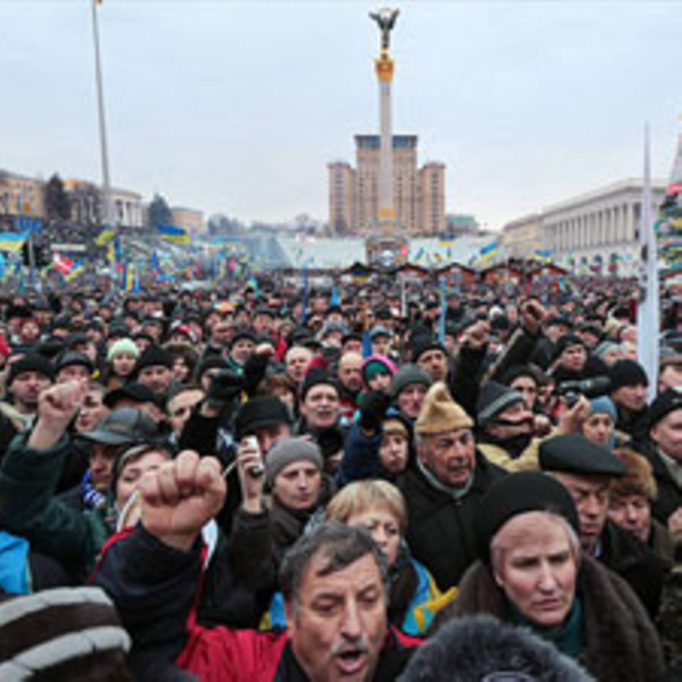 "Es gibt kein Zurück!" - Die Schriftstellerin Katja Petrowskaja über die Gewalt in der Ukraine