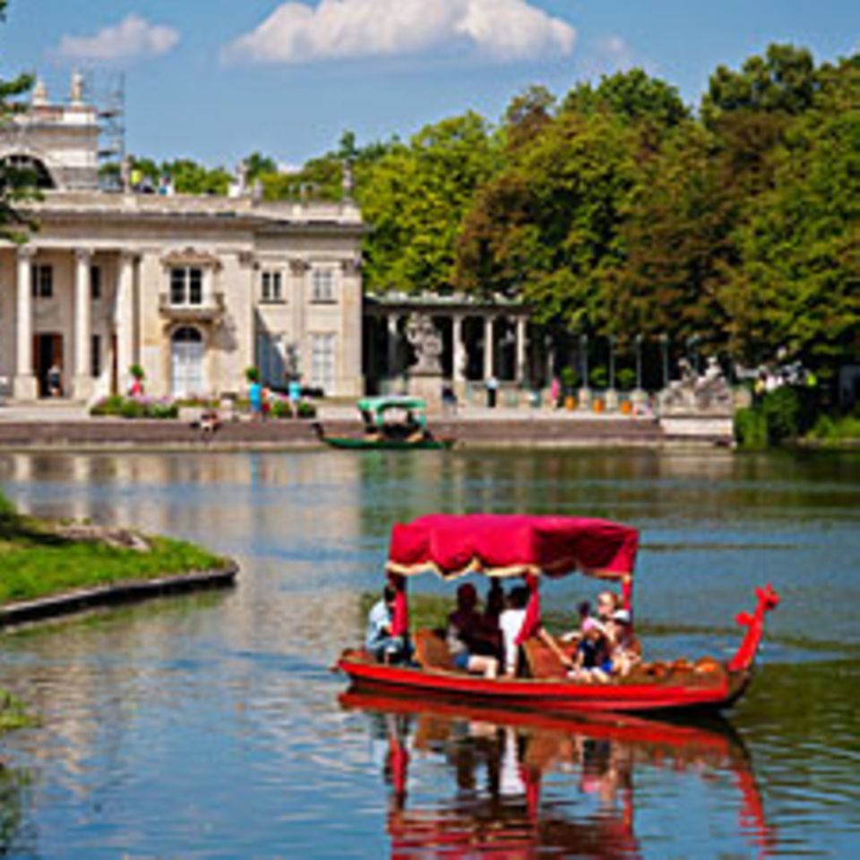 Hier kann man herrlich Boot fahren: der Łazienki-Park