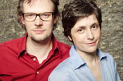 Zusammen mit Thomas Lindemann hat Autorin Julia Heilmann das Buch "Alle Eltern können schlafen lernen" (Atlantik, 16,99 Euro) geschrieben - ein Plädoyer für das nicht perfekte Familienleben. Zusammen mit Thomas Lindemann hat Autorin Julia Heilmann das Buch "Alle Eltern können schlafen lernen" (Atlantik, 16,99 Euro) geschrieben - ein Plädoyer für das nicht perfekte Familienleben.