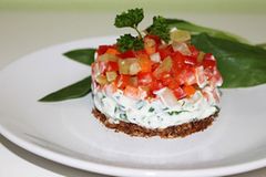 Gemüse-Tatar mit Bärlauchcreme Gemüse-Tatar mit Bärlauchcreme