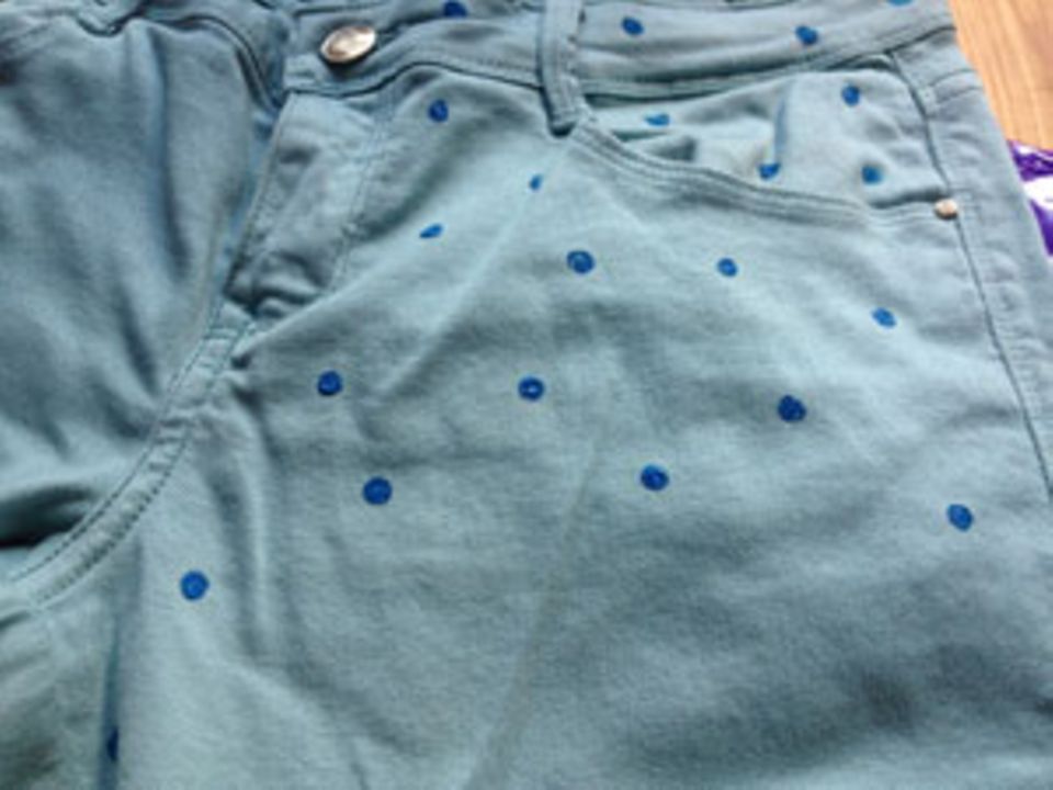 Jeans bedrucken - Polka-Dots für gute Laune