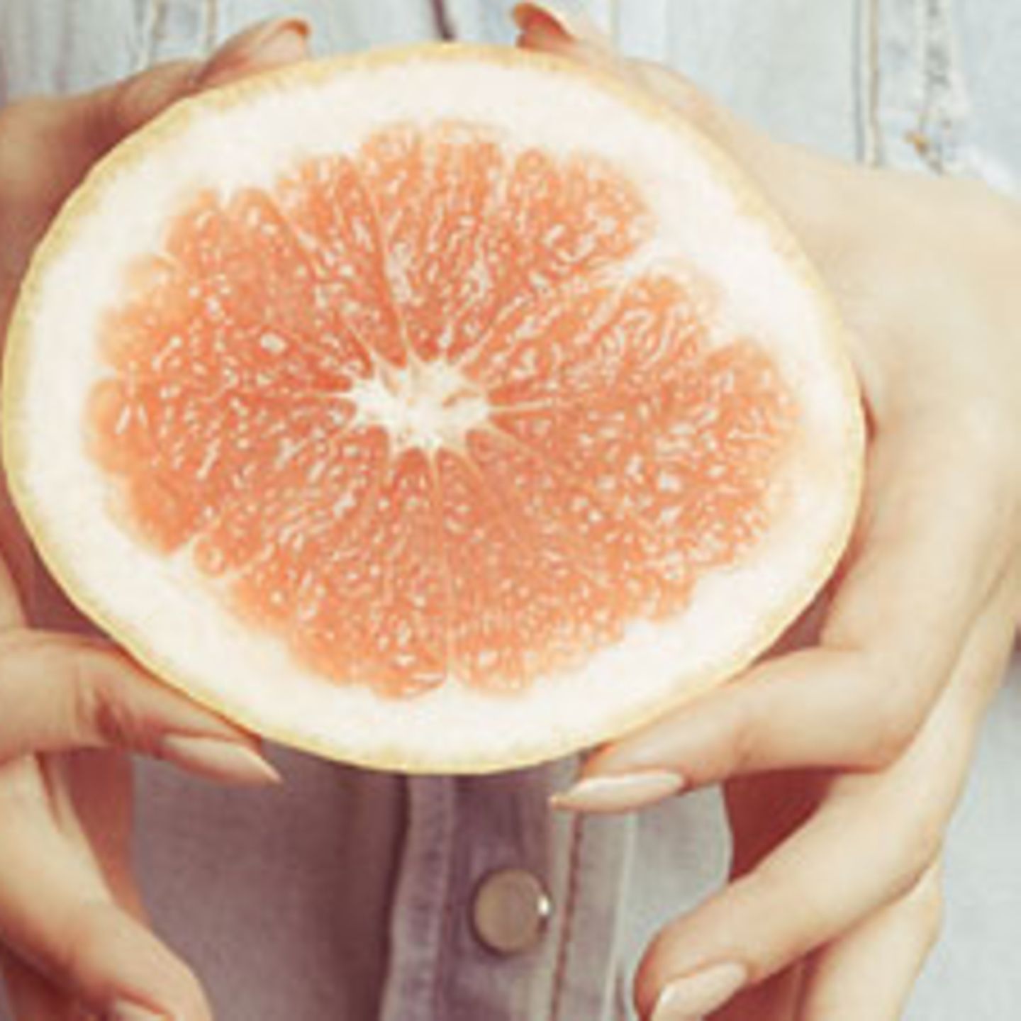 Eigenschaften der weißen Grapefruit, um den Bauch schlank zu machen