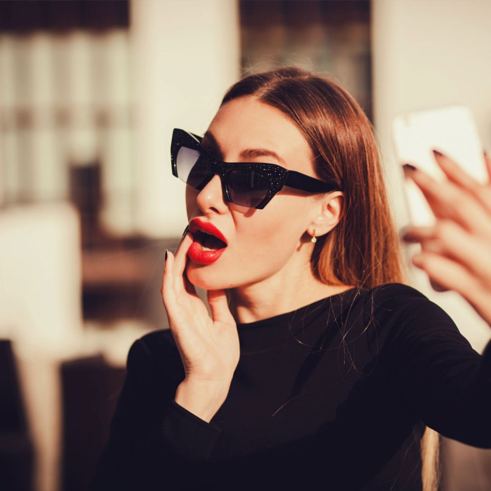 Warum Selfies die Hautalterung beschleunigen