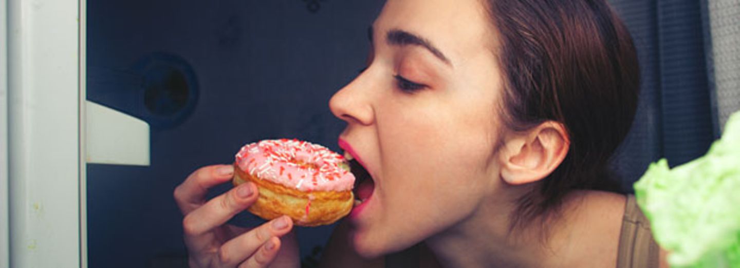 Diese Lebensmittel sind tabu, wenn du an PMS leidest