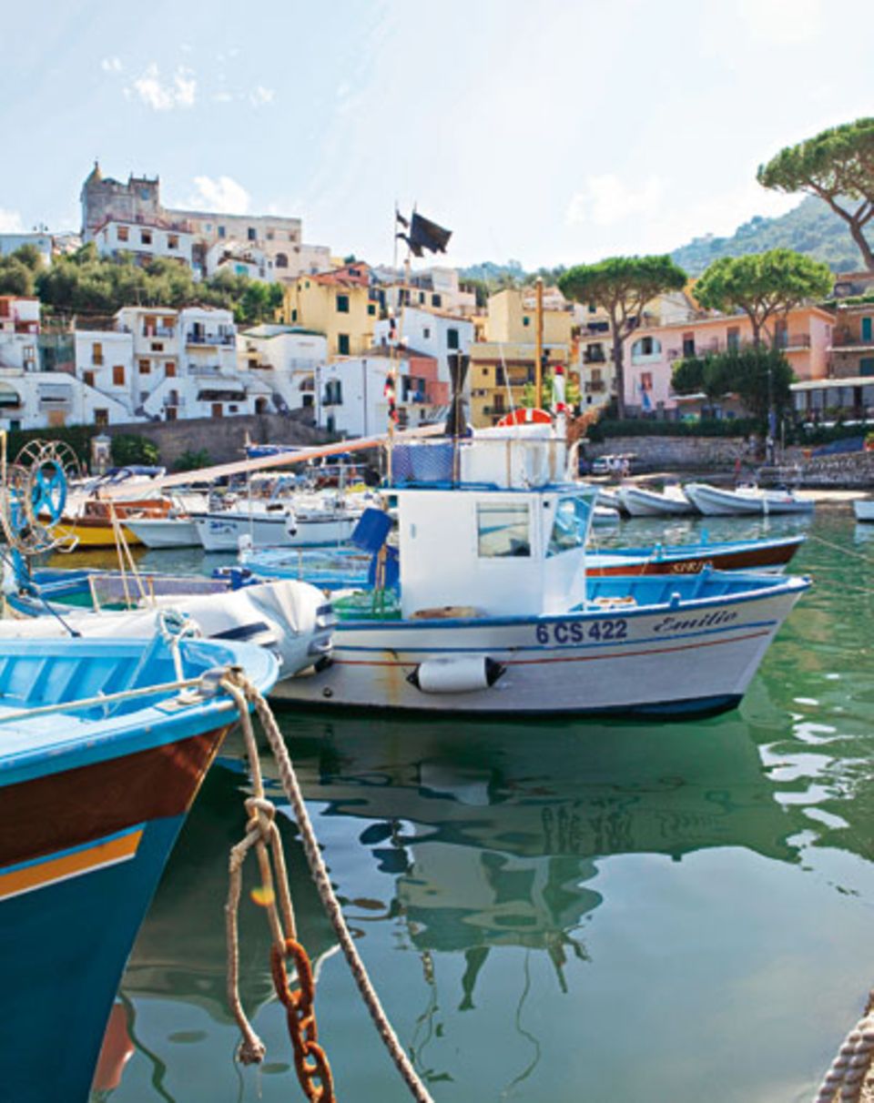 Zu schön, um nur im Boot vorbeizuschaukeln: die Marina della Lobra auf der Sorrentiner Halbinsel