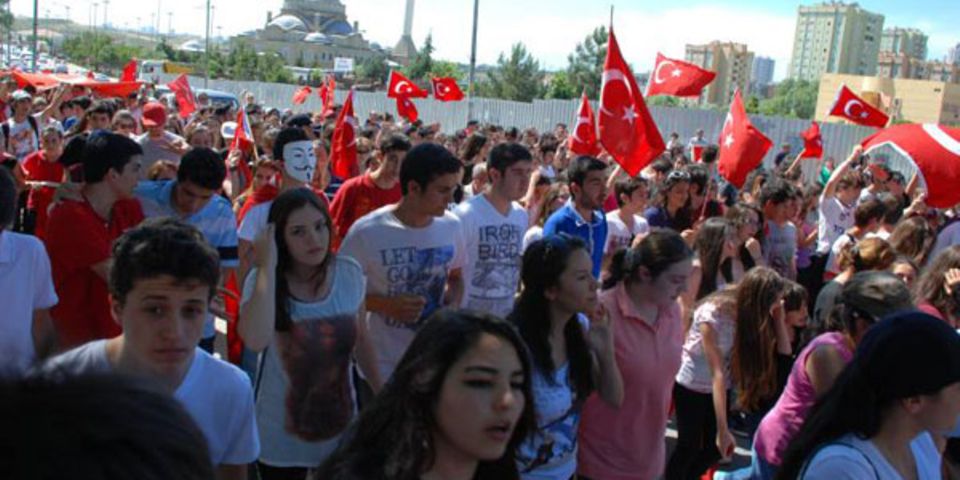 Demonstranten in Istanbul: "Die Kontrolle der Regierung ist unerträglich geworden."