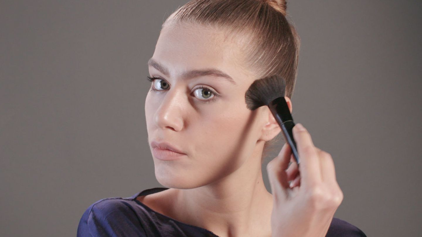 Gesicht konturieren: Mit diesen Tricks klappts | BRIGITTE.de
