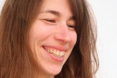 Tabea Bringewatt, 29, arbeitet als freie Autorin, Texterin und Künstlerin und zeigt einen Teil ihrer Bilder auf ihrem Blog "AugeundHerz". Mit Mann und Hund lebt sie in Ostwestfalen und träumt davon, eines Tages ein Kinderbuch zu veröffentlichen. Tabea Bringewatt, 29, arbeitet als freie Autorin, Texterin und Künstlerin und zeigt einen Teil ihrer Bilder auf ihrem Blog AugeundHerz. Mit Mann und Hund lebt sie in Ostwestfalen und träumt davon, eines Tages ein Kinderbuch zu veröffentlichen.