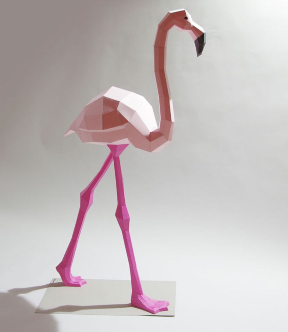 Flamingos in der eigenen Wohnung halten? Na klar, die Tiere aus Papier machen werder Dreck noch Lärm. Flamingos in der eigenen Wohnung halten? Na klar, die Tiere aus Papier machen werder Dreck noch Lärm.