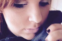 Eileen Kiesel, 24, lebt mit ihrem Mann und ihrer kleinen Tochter in Mansfeld. Sie mag Musik und hat das Schreiben für sich entdeckt. Vor Kurzem hat sie ihr erstes Manuskript fertiggestellt. Eileen Kiesel, 24, lebt mit ihren Mann und ihrer kleinen Tochter in Mansfeld. Sie mag Musik und hat das Schreiben für sich entdeckt. Vor kurzem hat sie ihr erstes Manuskript fertiggestellt.