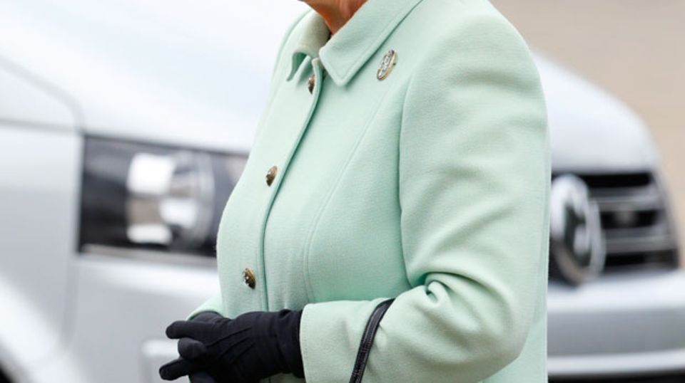 Queen Elizabeth: Was ihre Handtaschen-Position über ihre Laune verrät