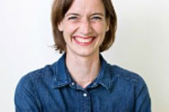 Julia Müller fragt sich, ob sie das Seepferdchen noch bestehen würde. Julia Müller fragt sich, ob sie das Seepferdchen noch bestehen würde.