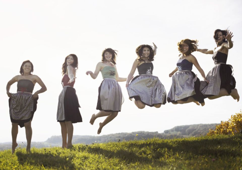 Die sechs jungen Winzerinnen
