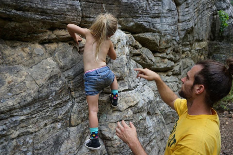 Morgan Brechler klettert mit ihrer Tochter durch die Berge Amerikas Morgan Brechler klettert mit ihrer Tochter durch die Berge Amerikas