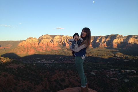 Morgan Brechler klettert mit ihrer Tochter durch die Berge Amerikas