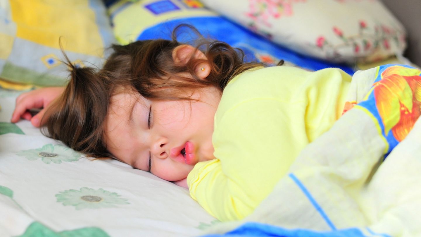 Дети считают что взрослые спать