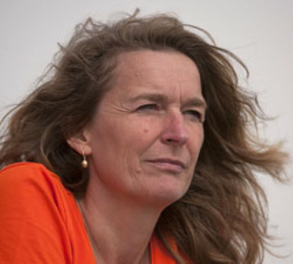 Dr. Iris Menn Dr. Iris Menn