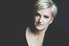Unser Blog-Liebling: Bloggerin Henriette zeichnet auf ihre Super-Mom-Blog nichts schön. Babyblues, Beziehungsstress, Erwartungsdruck - hier liest man die nackte Wahrheit über das Leben einer jungen Mutter in Berlin, die regelmäßig mit dem Übermutter-Klischee kollidiert. Erfrischend! Unser Blog-Liebling: Bloggerin Henriette zeichnet auf ihre Super-Mom-Blog nichts schön. Babyblues, Beziehungsstress, Erwartungsdruck - hier liest man die nackte Wahrheit über das Leben einer jungen Mutter in Berlin, die regelmäßig mit dem Übermutter-Klischee kollidiert. Erfrischend!