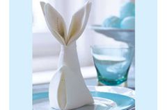 Wir zeigen, wie ihr Servietten faltet. Servietten falten zu Ostern: Anleitung Schritt 8